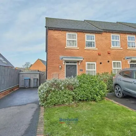 Buy this 2 bed townhouse on Kensington Avenue in Hinckley, LE10 3JE