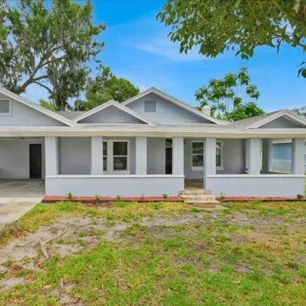 Buy this 3 bed house on 207 Dixie Highway in Auburndale, FL 33823