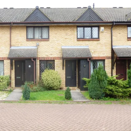 Rent this 2 bed townhouse on High Close School in Bishops Drive, Wokingham