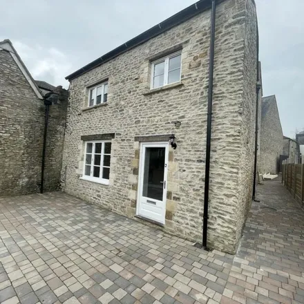 Rent this 2 bed duplex on The Wine Vaults in High Street, Shepton Mallet