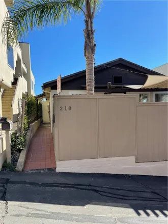 Rent this 2 bed duplex on 218 25th Place in Manhattan Beach, CA 90266