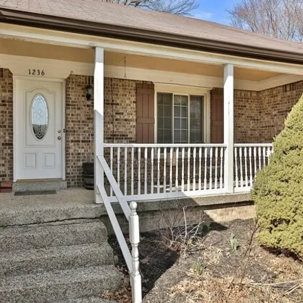 Image 2 - 1236 Cambridge Drive, Shelby County, KY 40065, USA - House for sale
