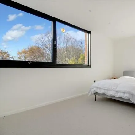 Image 4 - 84-119 Britten Close, London, NW11 7HW, United Kingdom - Apartment for sale