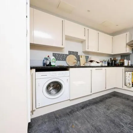 Image 2 - Thrive, The Crescent, Plymouth, PL1 3FG, United Kingdom - Apartment for sale