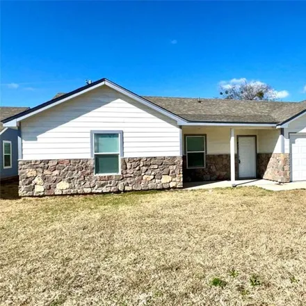 Rent this 3 bed house on 639 South Cleburne Whitney Road in Rio Vista, Johnson County