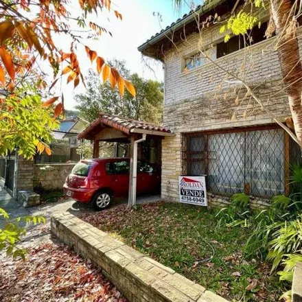Buy this 3 bed house on 772 - Aviador Bosch in Partido de Tres de Febrero, Ciudad Jardín Lomas del Palomar