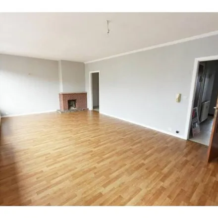 Image 4 - Rue de Huy 41, 4300 Waremme, Belgium - Apartment for rent