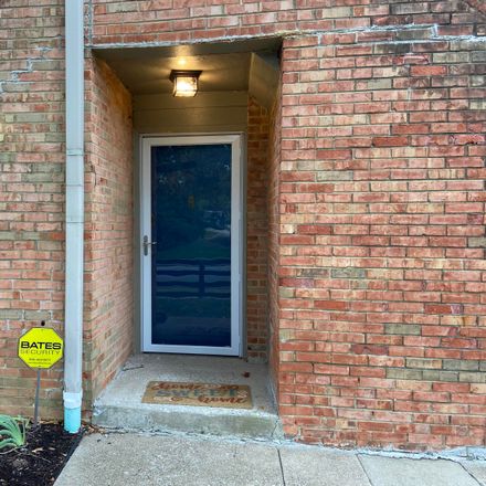 Rent this 1 bed condo on 421 Redding Road in Lexington, KY 40517