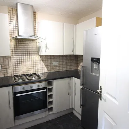 Image 3 - Victoria Gate, Harlow, CM17 9PH, United Kingdom - Townhouse for rent