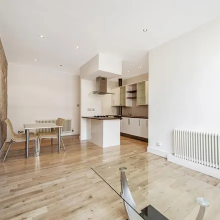 Image 2 - Saxon House, 56 Commercial Street, Spitalfields, London, E1 6RW, United Kingdom - Apartment for rent