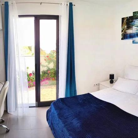 Rent this 2 bed house on Alameda da História de Portugal in 9050-401 Funchal, Madeira