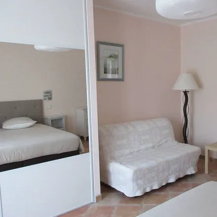 Rent this 1 bed apartment on Route de Carpentras in 84330 Le Barroux, France