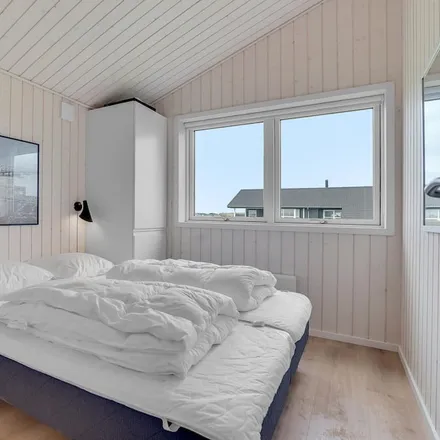 Rent this 5 bed house on 9480 Løkken