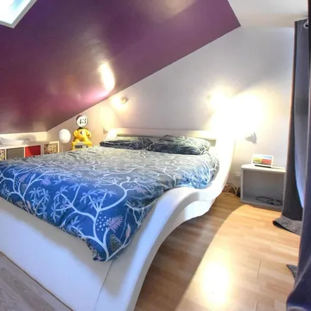 Rent this 1 bed townhouse on Montmartin Sur Mer in Rue Pierre des Touches, 50590 Montmartin-sur-Mer
