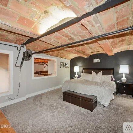 Rent this 3 bed duplex on 1000 W Washington Blvd