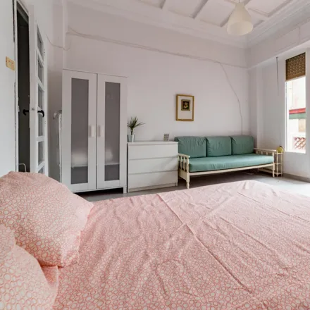 Rent this 6 bed room on Carrer del Doctor Zamenhof in 3, 46008 Valencia