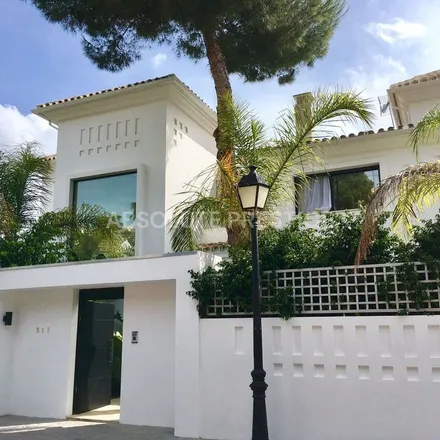 Image 3 - Calle Huerta Chica, 1 D, 29601 Marbella, Spain - Apartment for rent