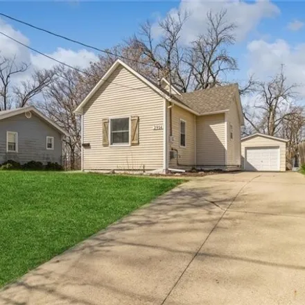 Buy this 2 bed house on 2952 Oxford Street in Des Moines, IA 50313