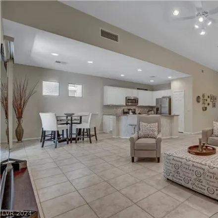 Image 8 - 8169 Chimney Bluffs Street, North Las Vegas, NV 89085, USA - House for sale