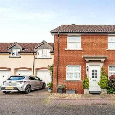 Buy this 3 bed townhouse on 49 Cashford Gate in Monkton Heathfield, TA2 8QA