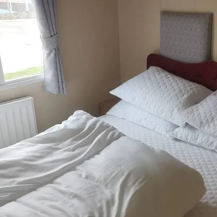 Rent this 2 bed house on Frinton and Walton in CO14 8HL, United Kingdom