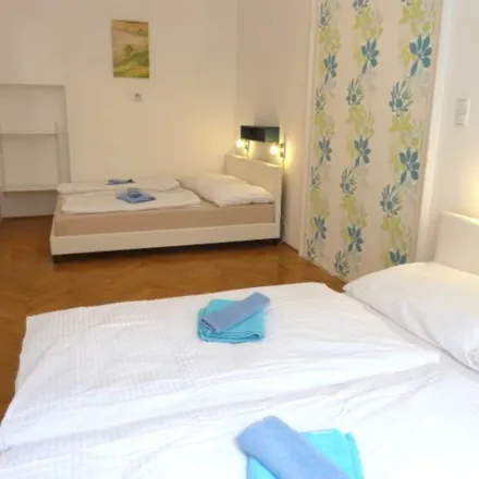 Rent this 3 bed apartment on Göttweihergasse 2 in 1010 Vienna, Austria