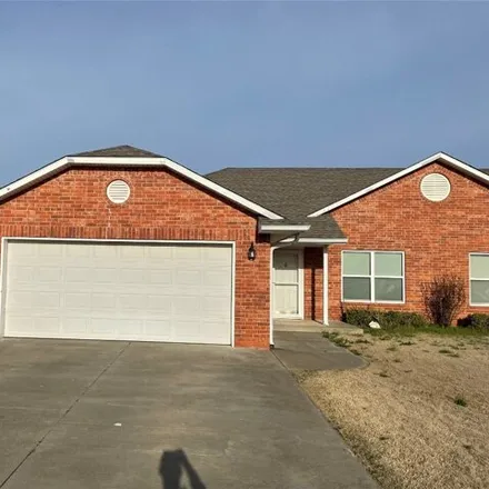 Rent this 3 bed house on 1902 Rain Tree Drive in Shawnee, OK 74804