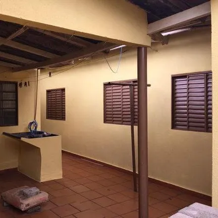 Buy this 4 bed house on Rua Luíz Leopoldo in Parigot de Souza, Londrina - PR