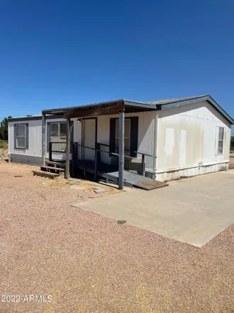 Rent this 3 bed house on South Lemon Avenue in Maricopa County, AZ 85227