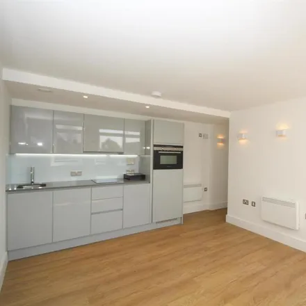 Image 3 - Fairfield Road, Warley, CM14 4LR, United Kingdom - Apartment for rent