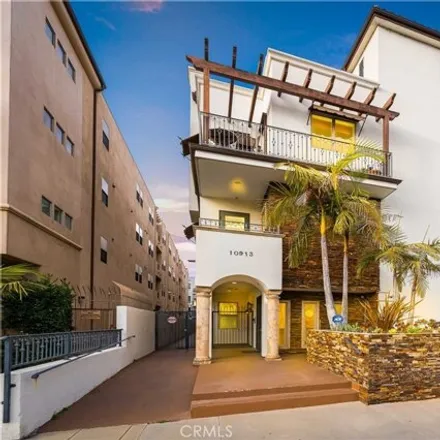 Buy this 2 bed condo on Rio Vista Elementary School in Whipple Street, Los Angeles
