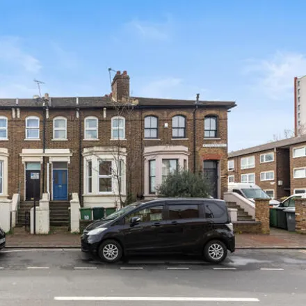 Buy this 1 bed apartment on 20 Crescent Road in London, E13 0LU