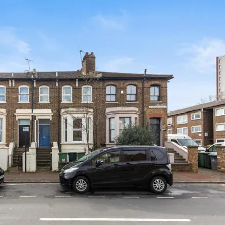 Image 1 - 20 Crescent Road, London, E13 0LU, United Kingdom - Apartment for sale