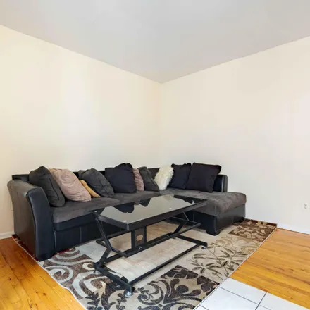 Image 5 - 346 Montgomery St, Brooklyn, NY 11225, USA - Room for rent