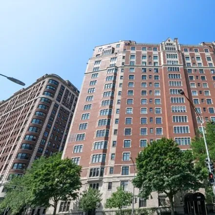 Buy this 3 bed condo on 608-618 West Grace Street in Chicago, IL 60613