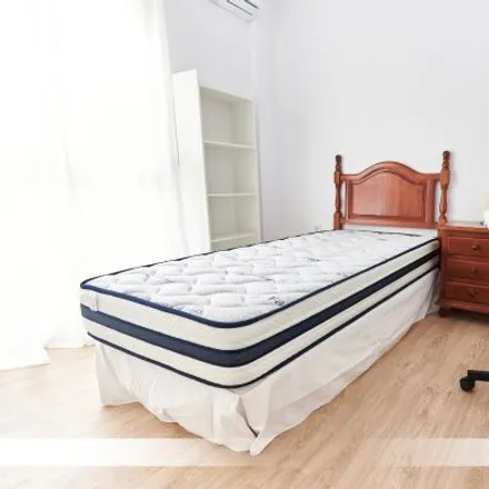 Rent this 2 bed room on Fernandito in Calle Afán de Ribera, 41005 Seville