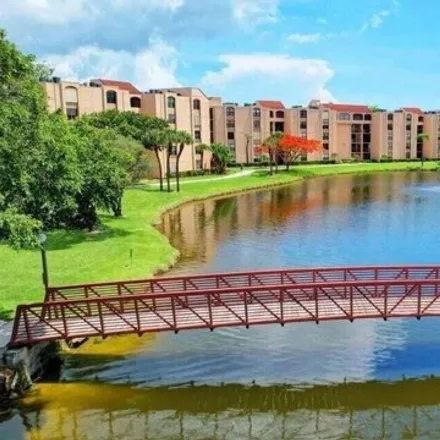 Buy this 2 bed condo on 310 Egret Circle in Delray Beach, FL 33444