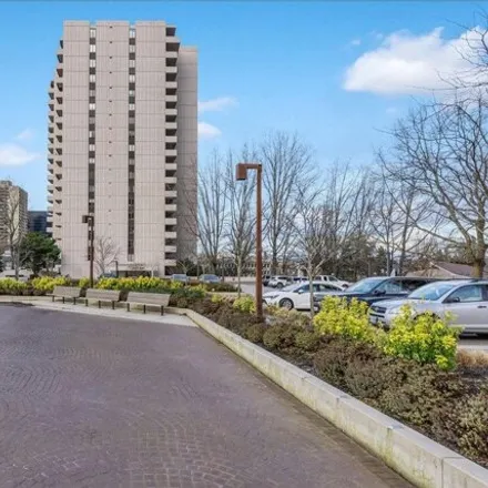 Image 5 - Lincoln Tower, 2211 Southwest 1st Avenue, Portland, OR 97201, USA - Condo for sale