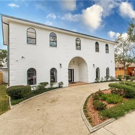 Image 2 - 800 Crystal Street, New Orleans, LA 70124, USA - House for sale