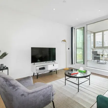Image 2 - The Cascades, Sopwith Way, London, SW11 8NS, United Kingdom - Apartment for sale