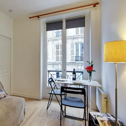 Image 5 - 2 Rue Richer, 75009 Paris, France - Apartment for rent
