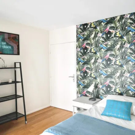 Rent this 4 bed apartment on 86 Rue du Chemin Vert in 75011 Paris, France