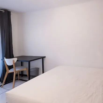 Rent this 11 bed room on Madrid in Calle de la Colegiata, 9