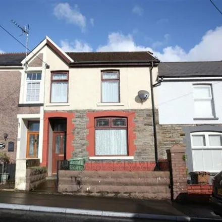 Buy this 3 bed townhouse on Llwyn On Street in Caerphilly County Borough, CF83 2QR