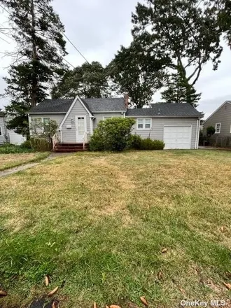 Buy this 3 bed house on 362 Walnut Street in Village of Lindenhurst, NY 11757