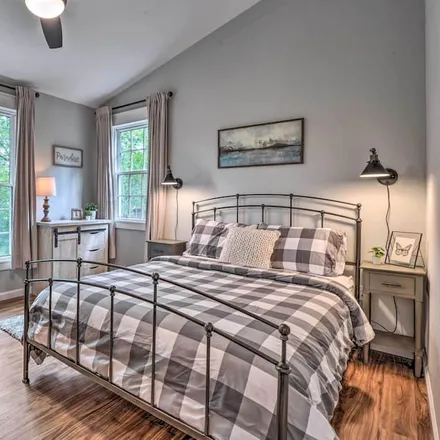 Rent this 2 bed house on Edinburg