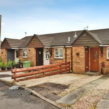 Buy this 2 bed townhouse on Hawthorn Avenue in Dumbarton, G82 5HX