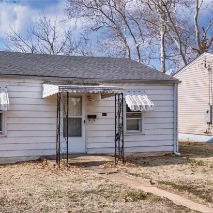 Buy this 2 bed house on 991 Huber Street in Festus, MO 63028