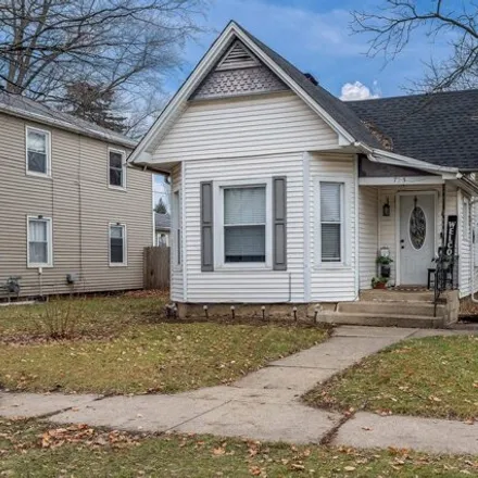 Buy this 2 bed house on 739 Lincoln Avenue in Beloit, WI 53511