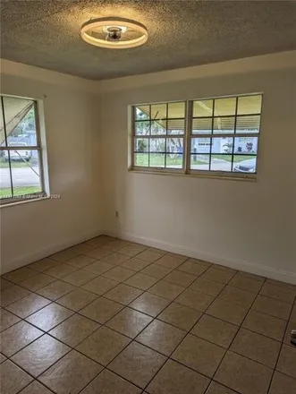 Image 8 - 584 South 61st Avenue, Hollywood, FL 33023, USA - House for sale